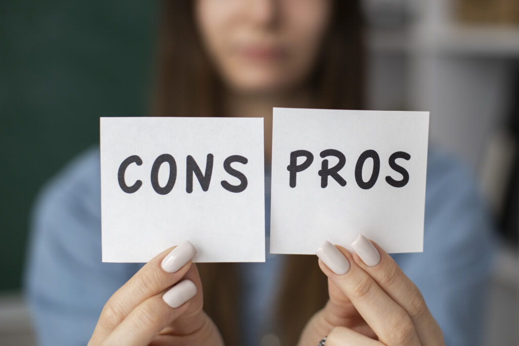 The Pros and Cons of Social Media Marketing 